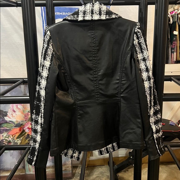 NWOT White House black market Jacket - Picture 3 of 3